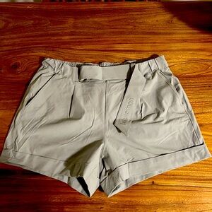 Lululemon women’s shorts sz 10.